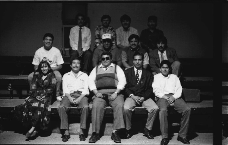 Fotografía de compañeros y amigos de Don Isidro en su jubilación