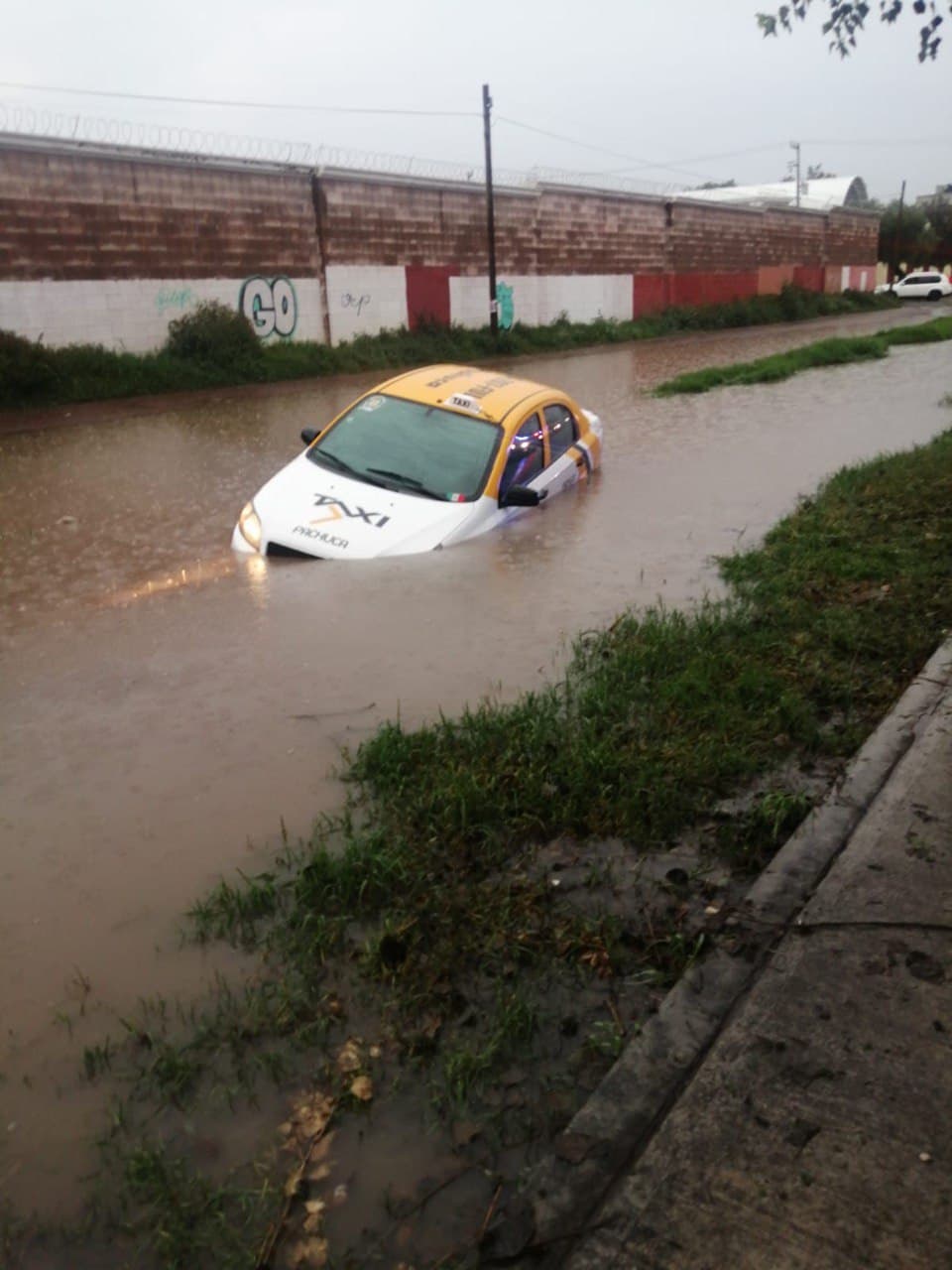 Taxi inundado Pachuca de Soto