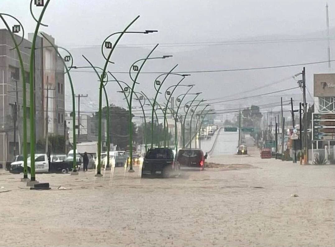 Inundación Super Vía Colosio