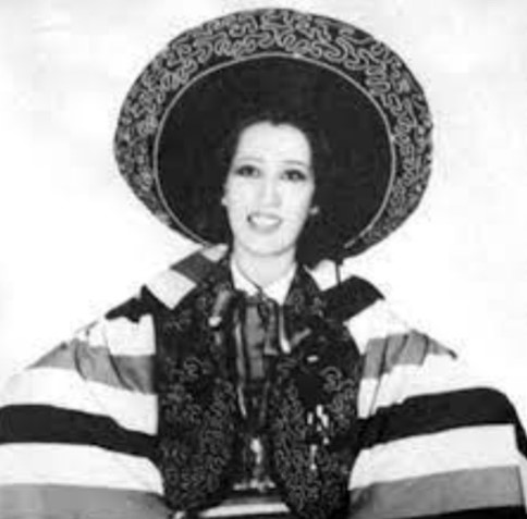 LUCHA REYES