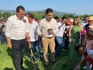 Director General de Radio y Televisión de Hidalgo Recorre la Huasteca
