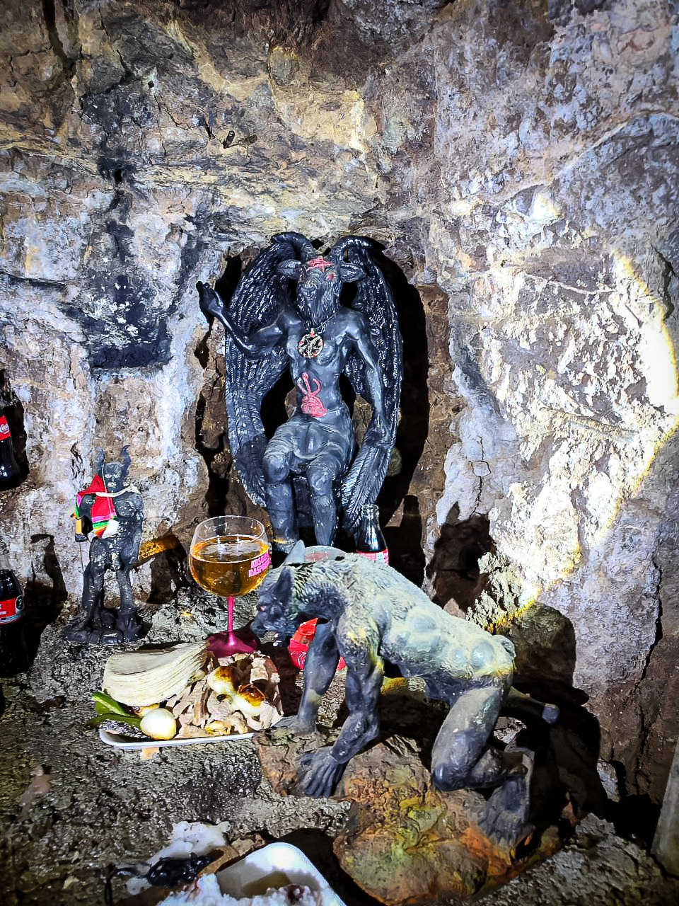 altar encontrado en pozo huachicolero