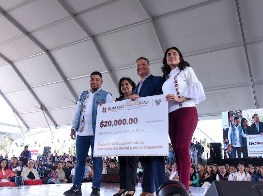 Julio Menchaca, Simey Olvera Bautista y Edda Vitte