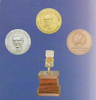 micrófono de oro